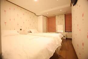 Myeongdong MOM House