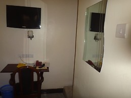 Midway Hotel