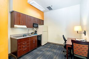 The Suites Hotel at Waterfront Plaza