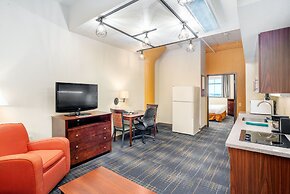 The Suites Hotel at Waterfront Plaza