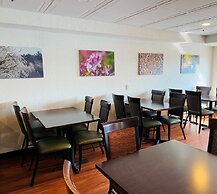 The Suites Hotel at Waterfront Plaza