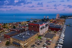 The Suites Hotel at Waterfront Plaza