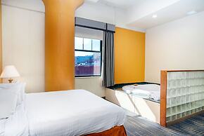 The Suites Hotel at Waterfront Plaza