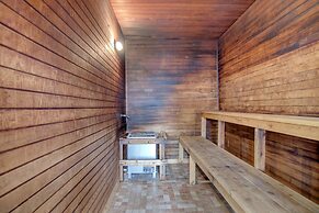 The Suites Hotel at Waterfront Plaza