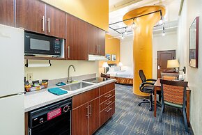 The Suites Hotel at Waterfront Plaza