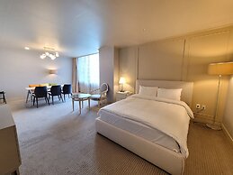 Queen Vell Hotel & Wedding