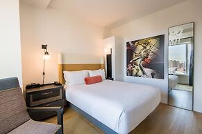 Hotel Indigo Lower East Side New York by IHG