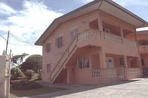 J&G's Tropical Apartments