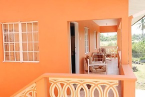 J&G's Tropical Apartments