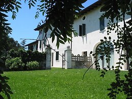 Hotel Villa Policreti
