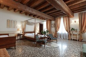 Hotel Villa Policreti