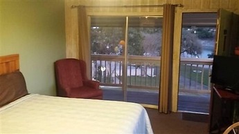 The Lodge at Turkey Cove