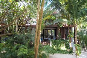 Lula Tulum, a Small Luxury Hotel