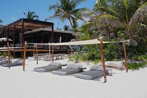 Lula Tulum, a Small Luxury Hotel