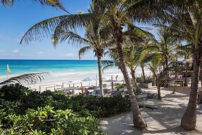 Lula Tulum, a Small Luxury Hotel
