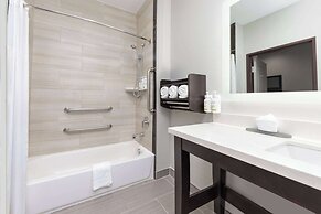 La Quinta Inn & Suites by Wyndham Tyler - University Area