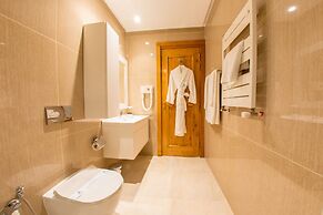 The Penthouse Suites Hotel