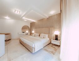 The Penthouse Suites Hotel