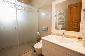 The Penthouse Suites Hotel