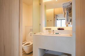 Balcony Seaside Sriracha Hotel & Serviced Apartments