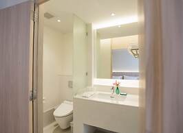 Balcony Seaside Sriracha Hotel & Serviced Apartments