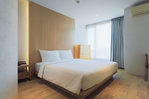 Balcony Seaside Sriracha Hotel & Serviced Apartments