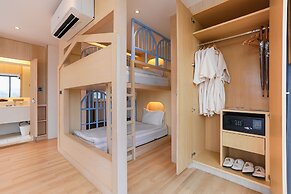 Balcony Seaside Sriracha Hotel & Serviced Apartments