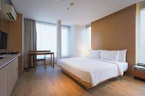 Balcony Seaside Sriracha Hotel & Serviced Apartments