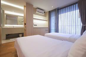 Balcony Seaside Sriracha Hotel & Serviced Apartments