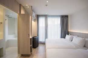 Balcony Seaside Sriracha Hotel & Serviced Apartments