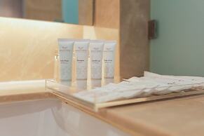 Balcony Seaside Sriracha Hotel & Serviced Apartments