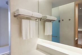 Balcony Seaside Sriracha Hotel & Serviced Apartments