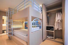 Balcony Seaside Sriracha Hotel & Serviced Apartments