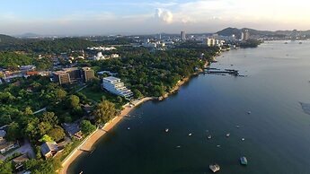 Balcony Seaside Sriracha Hotel & Serviced Apartments