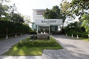 Balcony Seaside Sriracha Hotel & Serviced Apartments