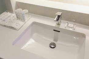 Balcony Seaside Sriracha Hotel & Serviced Apartments