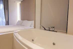 Balcony Seaside Sriracha Hotel & Serviced Apartments