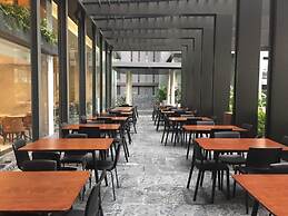 Balcony Seaside Sriracha Hotel & Serviced Apartments