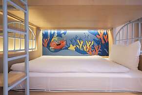 Balcony Seaside Sriracha Hotel & Serviced Apartments