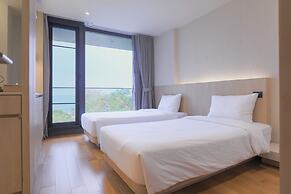Balcony Seaside Sriracha Hotel & Serviced Apartments