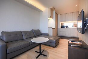 Balcony Seaside Sriracha Hotel & Serviced Apartments