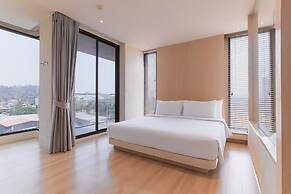 Balcony Seaside Sriracha Hotel & Serviced Apartments