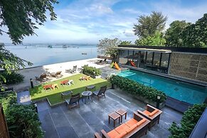 Balcony Seaside Sriracha Hotel & Serviced Apartments