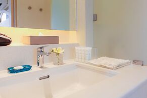 Balcony Seaside Sriracha Hotel & Serviced Apartments