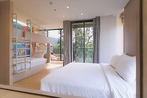 Balcony Seaside Sriracha Hotel & Serviced Apartments