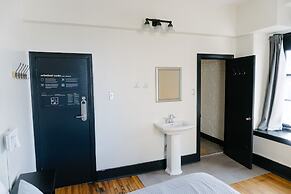 Saintlo Ottawa Jail Hostel