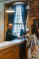 Saintlo Ottawa Jail Hostel