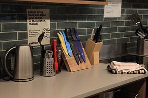 Saintlo Ottawa Jail Hostel