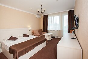 Triumph Hotel