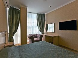 Triumph Hotel
